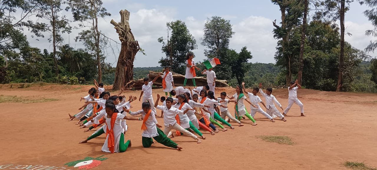 JC School students performing India-themed activity